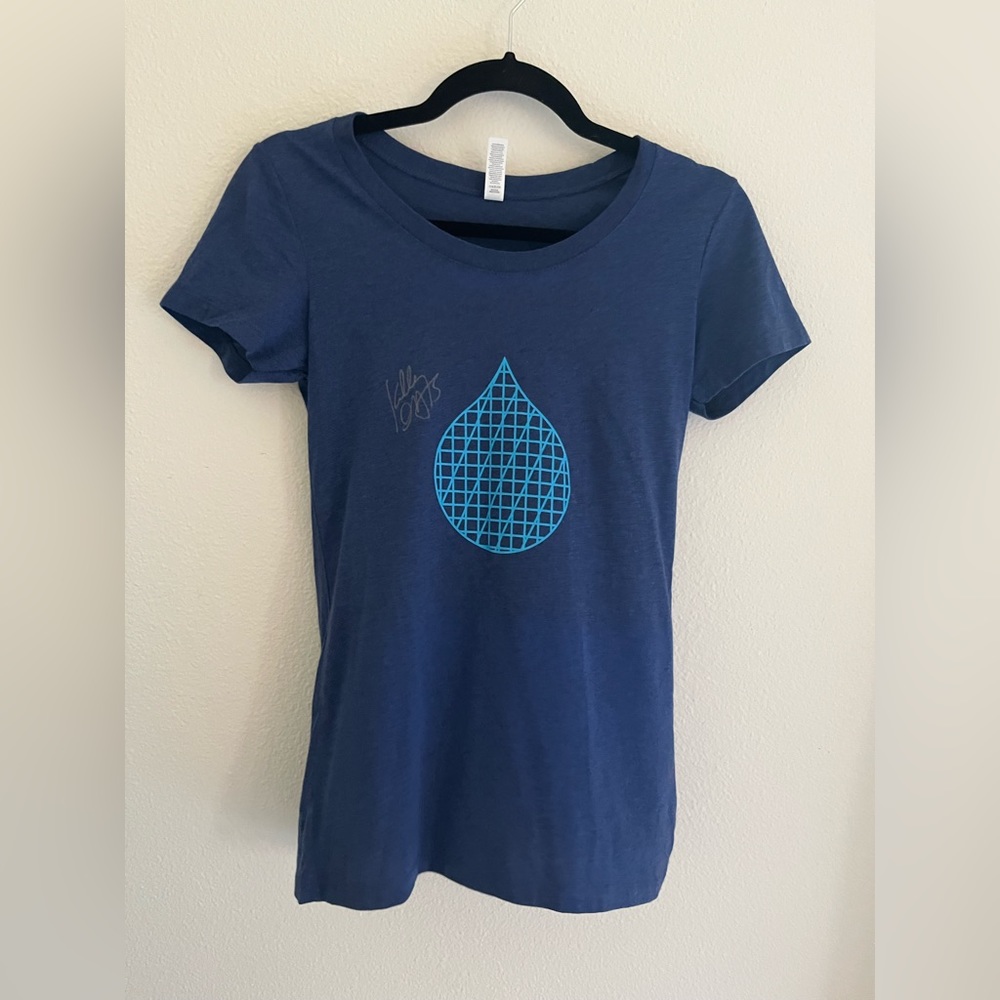 SIGNED KELLEY O’HARA tee shirt!